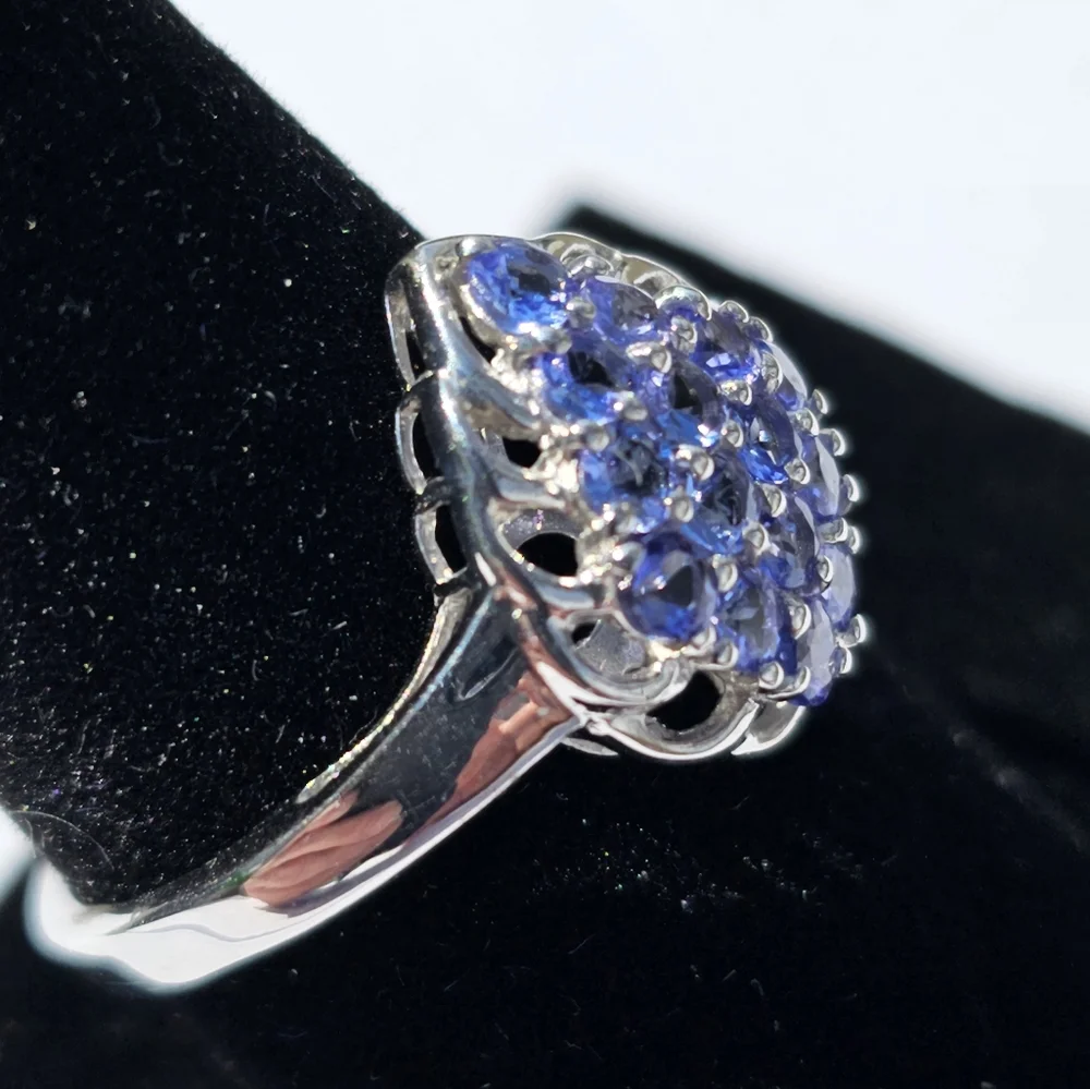 Genuine Tanzanite Cluster Ring Size 9!  💙 - Picture 7 of 13